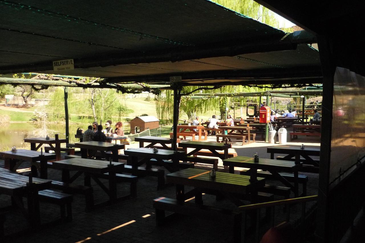 Wilgewandel Holiday Farm & Day Restaurant Oudtshoorn Exteriör bild